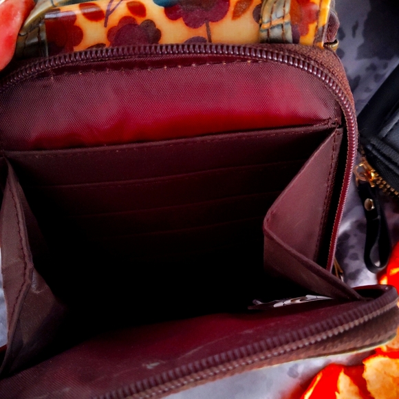 George Women Crossbody Bag Purse. - Picture 3 of 5